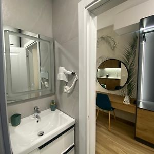 Deluxe Studio